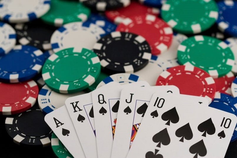 Bộ sảnh đồng chất được xếp hạng thứ 2 trong bộ bài Poker Bộ sảnh đồng chất được xếp hạng thứ 2 trong bộ bài Poker